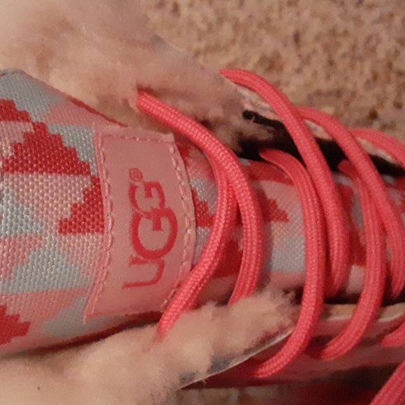 EUC! UGG - Picture 4 of 7